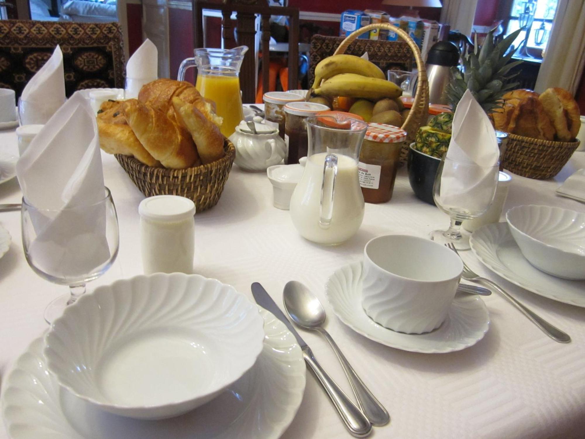 La Croix Du Reh Bed and Breakfast Châteauneuf-la-Forêt Εξωτερικό φωτογραφία